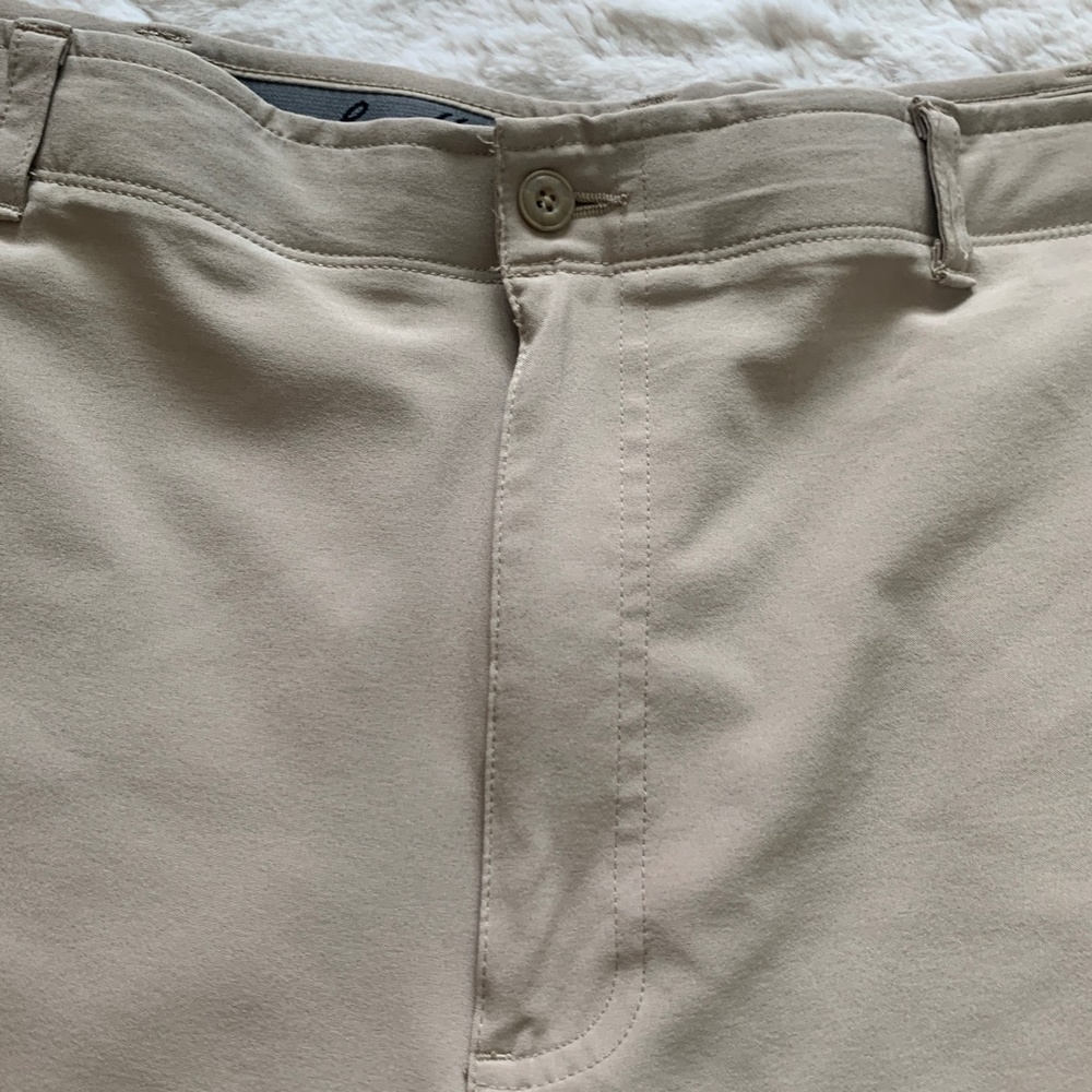 Ben Hogan Tan Shorts- Waist 44 - Picture 6 of 9